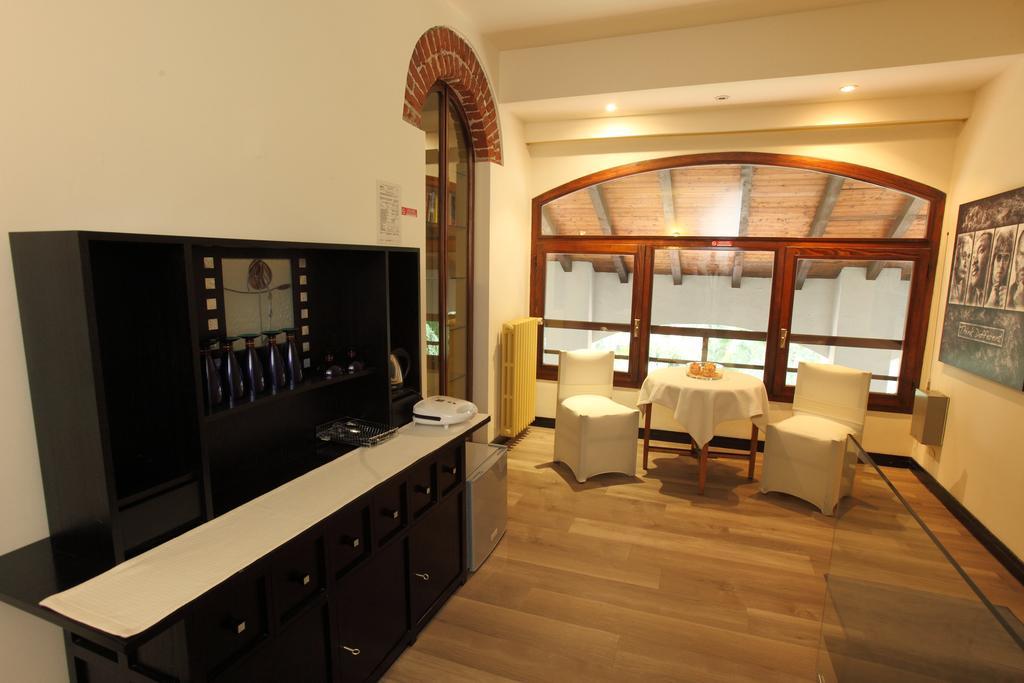 Il Castello B&B Varallo Pombia Екстериор снимка