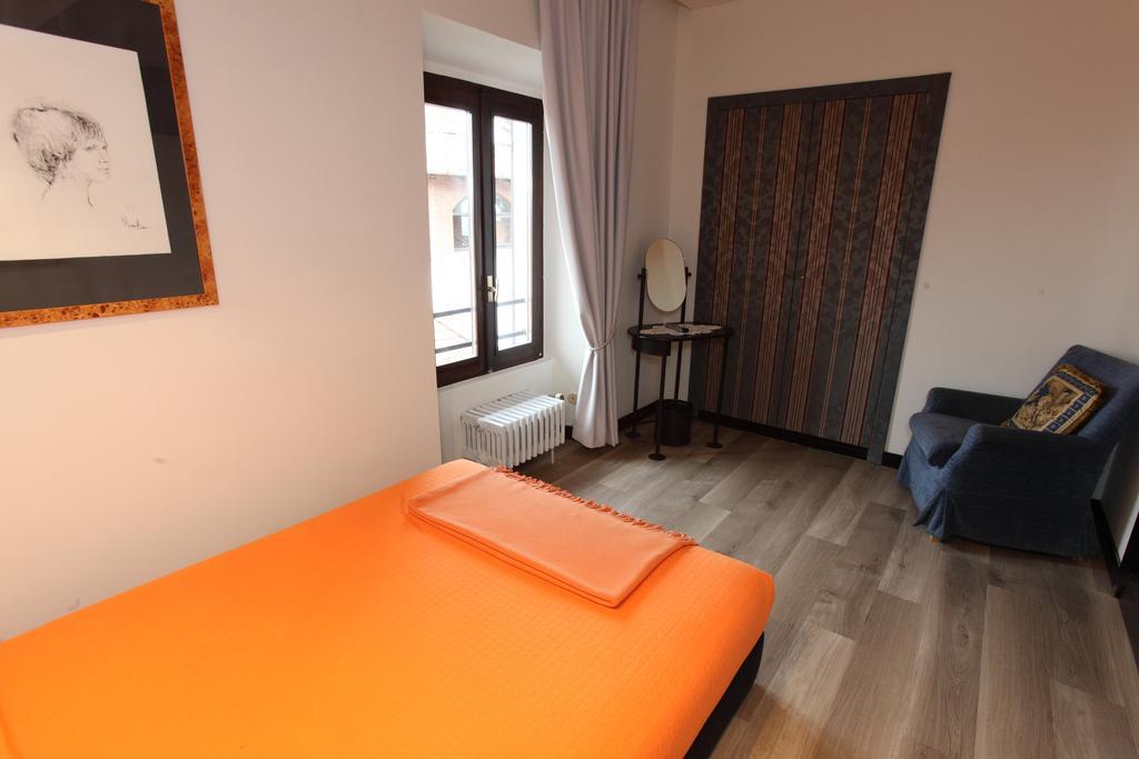 Il Castello B&B Varallo Pombia Екстериор снимка