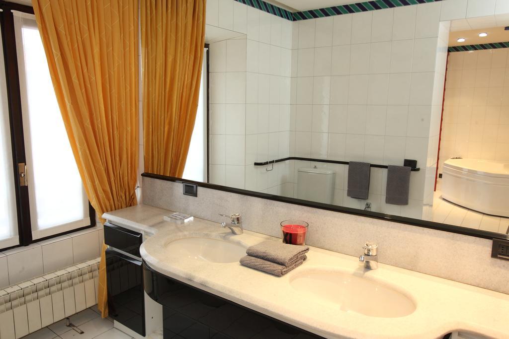 Il Castello B&B Varallo Pombia Екстериор снимка