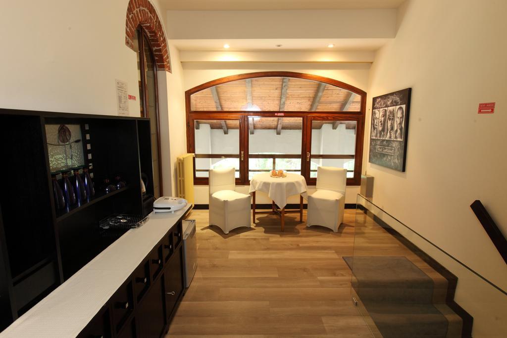 Il Castello B&B Varallo Pombia Екстериор снимка