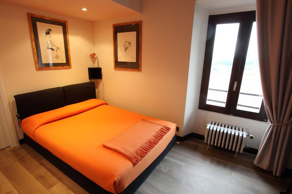 Il Castello B&B Varallo Pombia Екстериор снимка